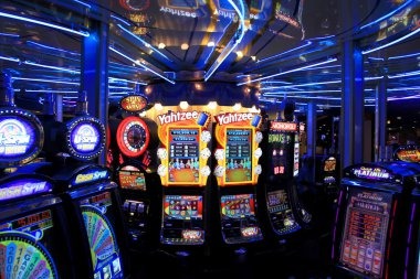 dinamid4d featured game showcase